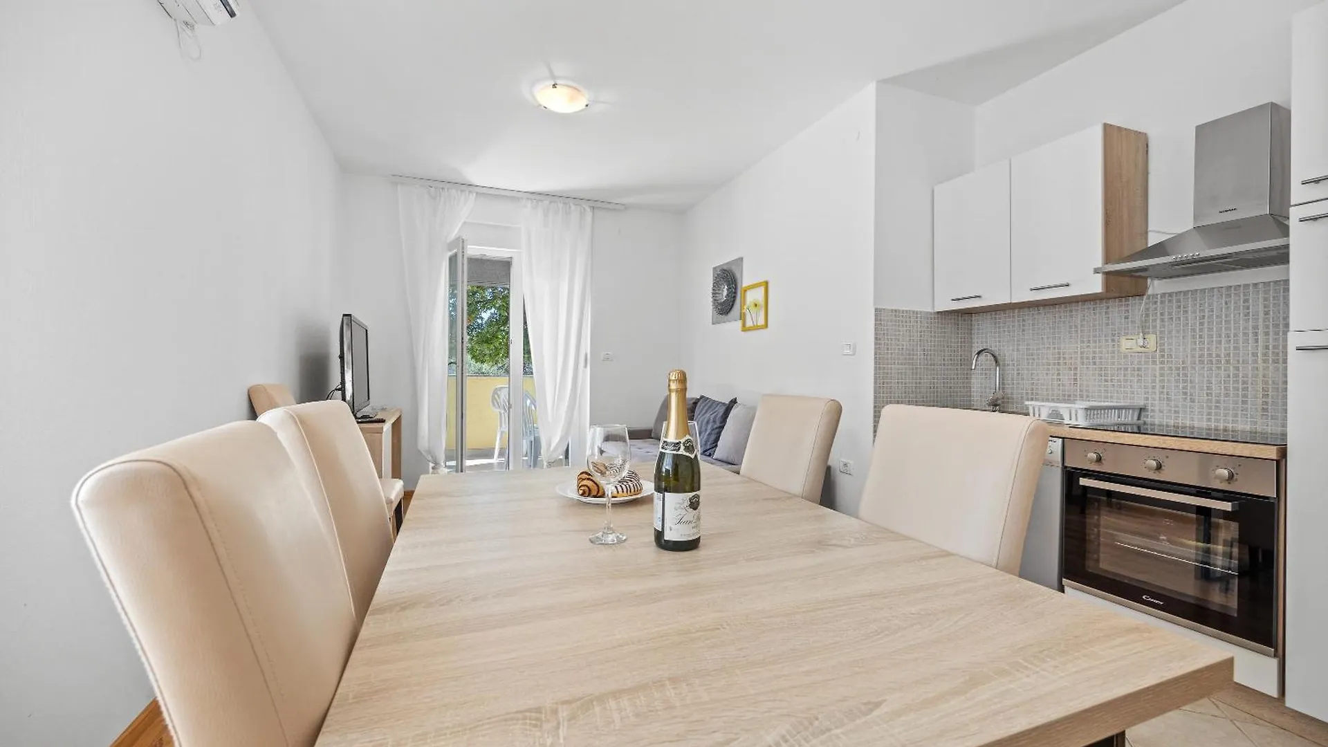 Neea Apartments Medulin 0*,